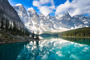 Canada vacation packages. Book with Halo USA